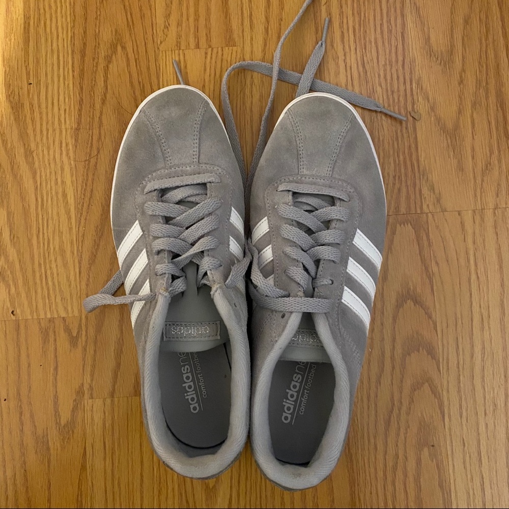Adidas Sneakers